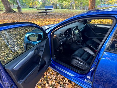 Used 2012 Volkswagen Golf R 4-Door image 9