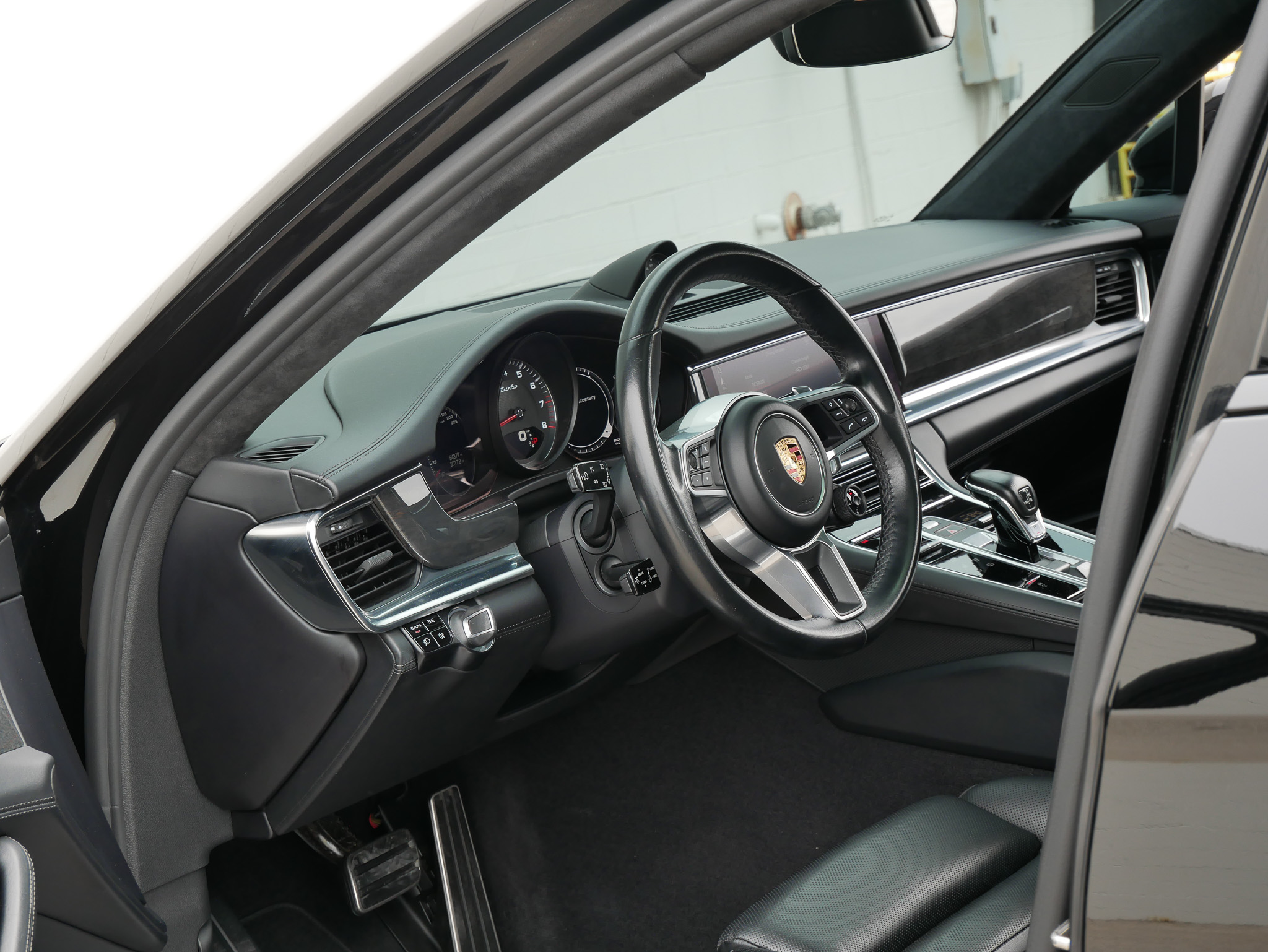 Used 2018 Porsche Panamera Turbo Sport Turismo AWD/4WD image 25