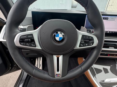 Used 2025 BMW X5 M60i w/ Climate Comfort Package image 12