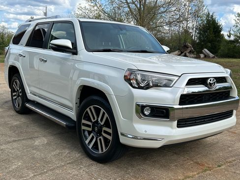 Used 2019 Toyota 4Runner Limited AWD/4WD image 4
