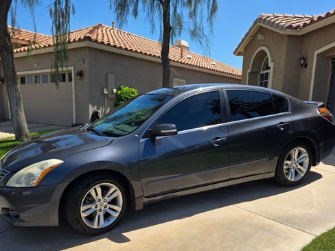 Used 2012 Nissan Altima 3.5 SR image 4