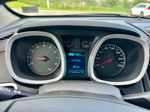Used 2017 Chevrolet Equinox LS AWD/4WD image 12