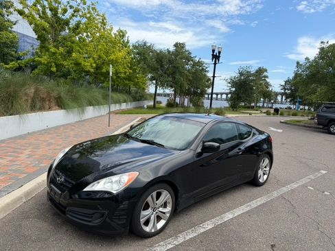 Used 2011 Hyundai Genesis 2.0T RWD image 6