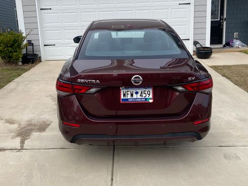 Used 2022 Nissan Sentra SV image 4