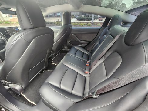 Used 2021 Tesla Model 3 Standard Range Plus image 13