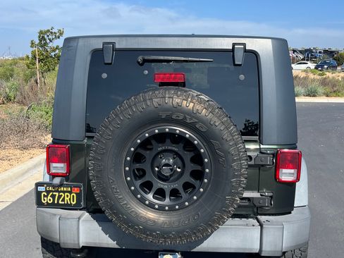 Used 2010 Jeep Wrangler Unlimited Sport image 9