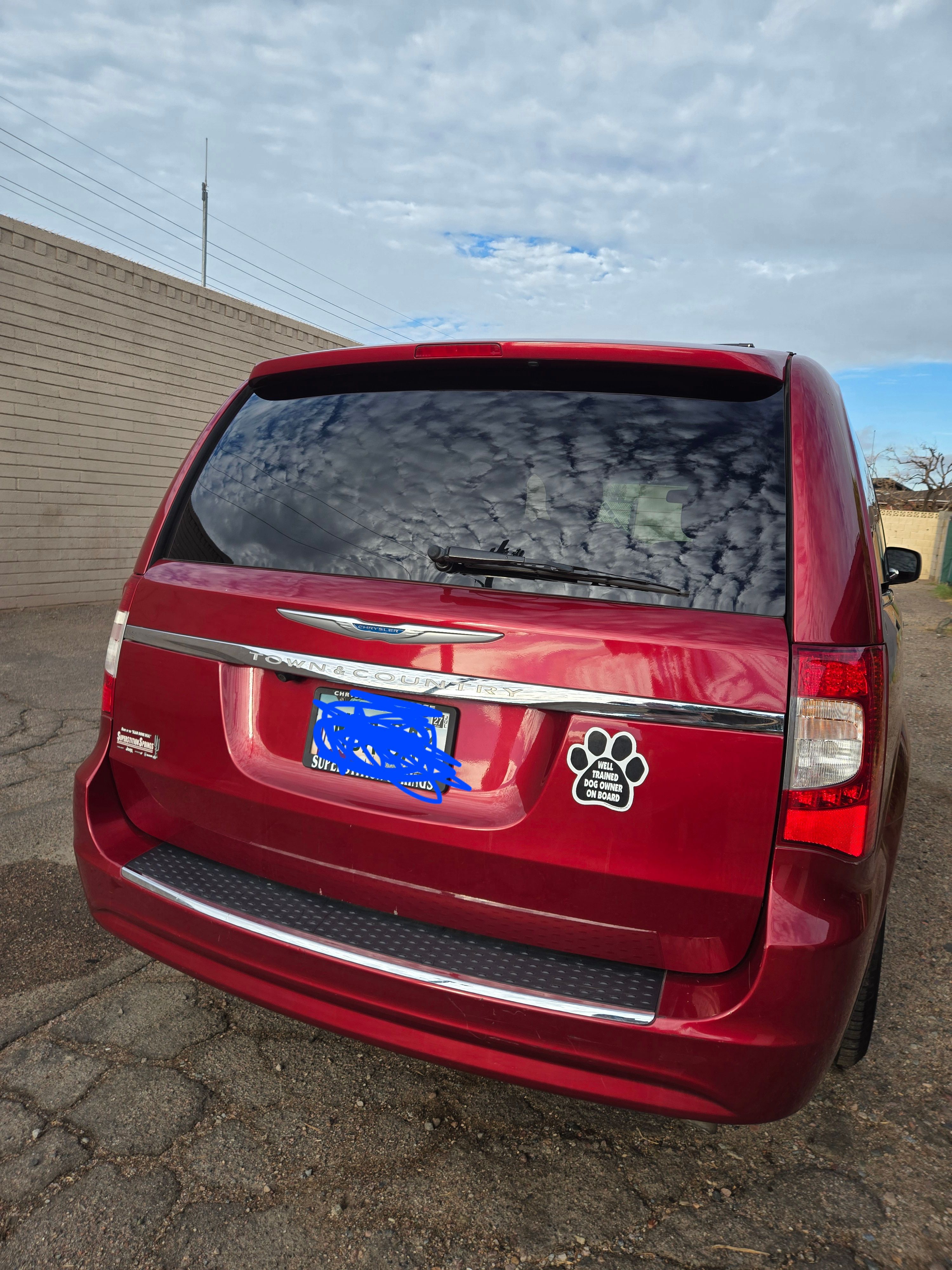 Used 2014 Chrysler Town & Country Touring FWD image 16