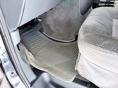 Used 1996 Ford E-150 and Econoline 150 RWD image 9