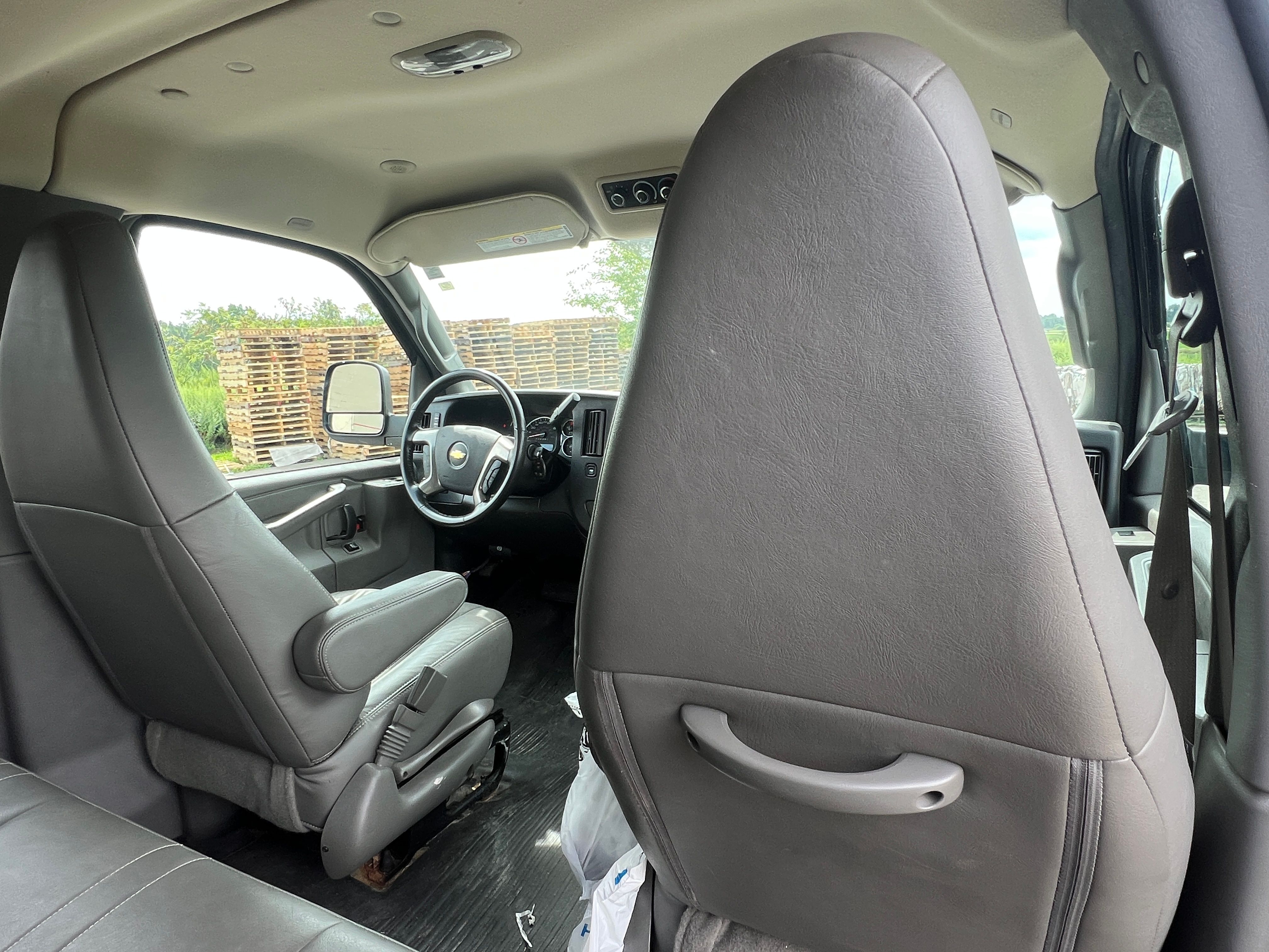 Used 2017 Chevrolet Express 2500 LS RWD image 16