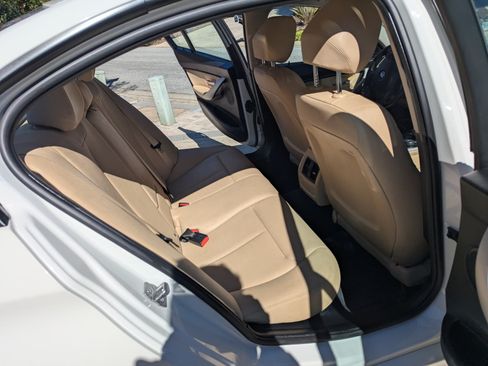 Used 2018 BMW 320i Sedan image 14