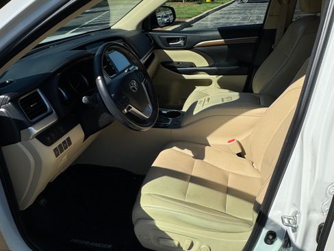 Used 2018 Toyota Highlander Limited w/ Protection Package #3 AWD/4WD image 14