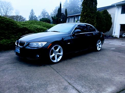 Used 2013 BMW 335i Convertible image 1