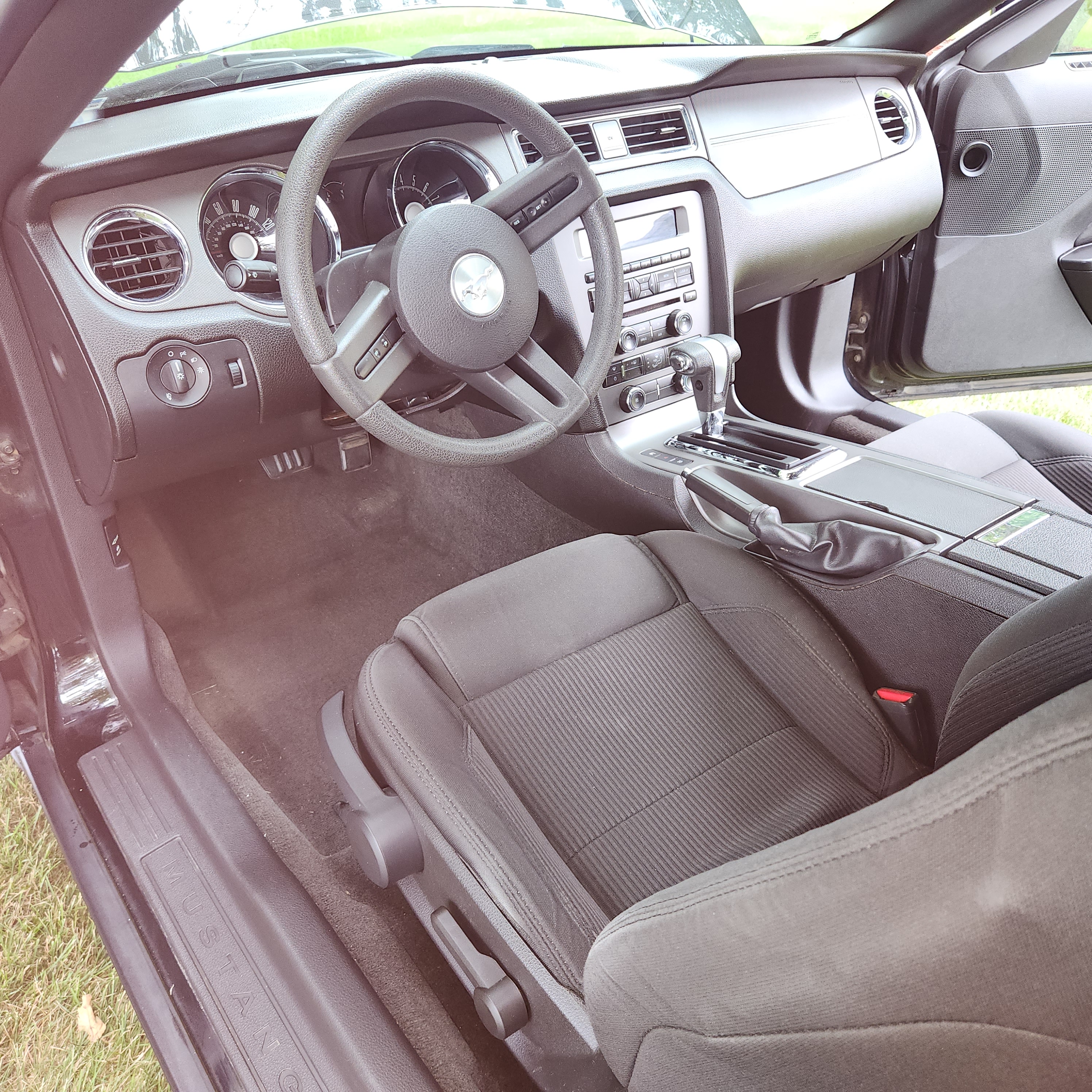 Used 2010 Ford Mustang GT RWD image 12