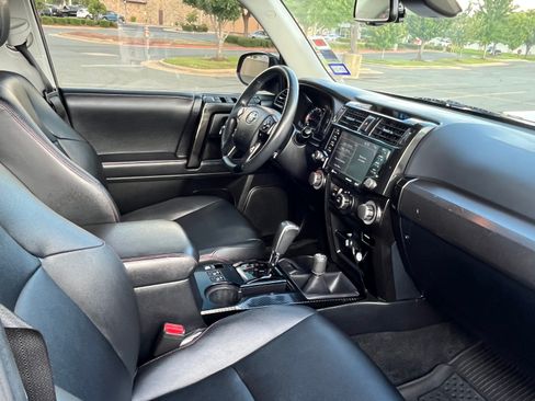 Used 2021 Toyota 4Runner Venture w/ Moonroof Package AWD/4WD image 16