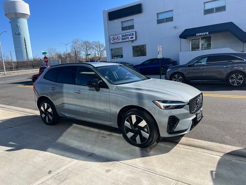 Used 2025 Volvo XC60 T8 Plus w/ Protection Package Premier AWD/4WD image 2