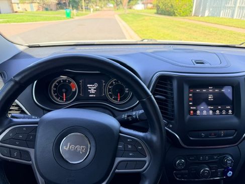 Used 2021 Jeep Cherokee Latitude Lux FWD image 7