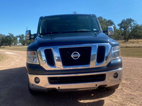 Used 2020 Nissan NV 3500 SL image 6