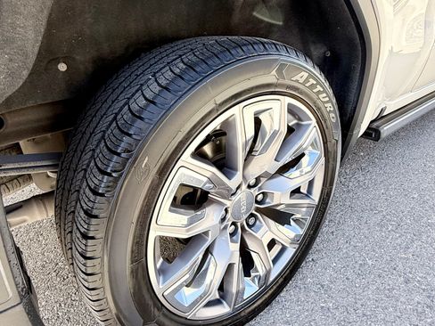 Used 2022 GMC Sierra 1500 Denali w/ Denali Reserve Package image 26