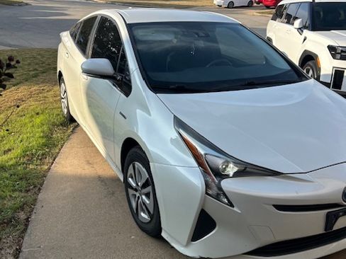 Used 2017 Toyota Prius Three Touring image 6