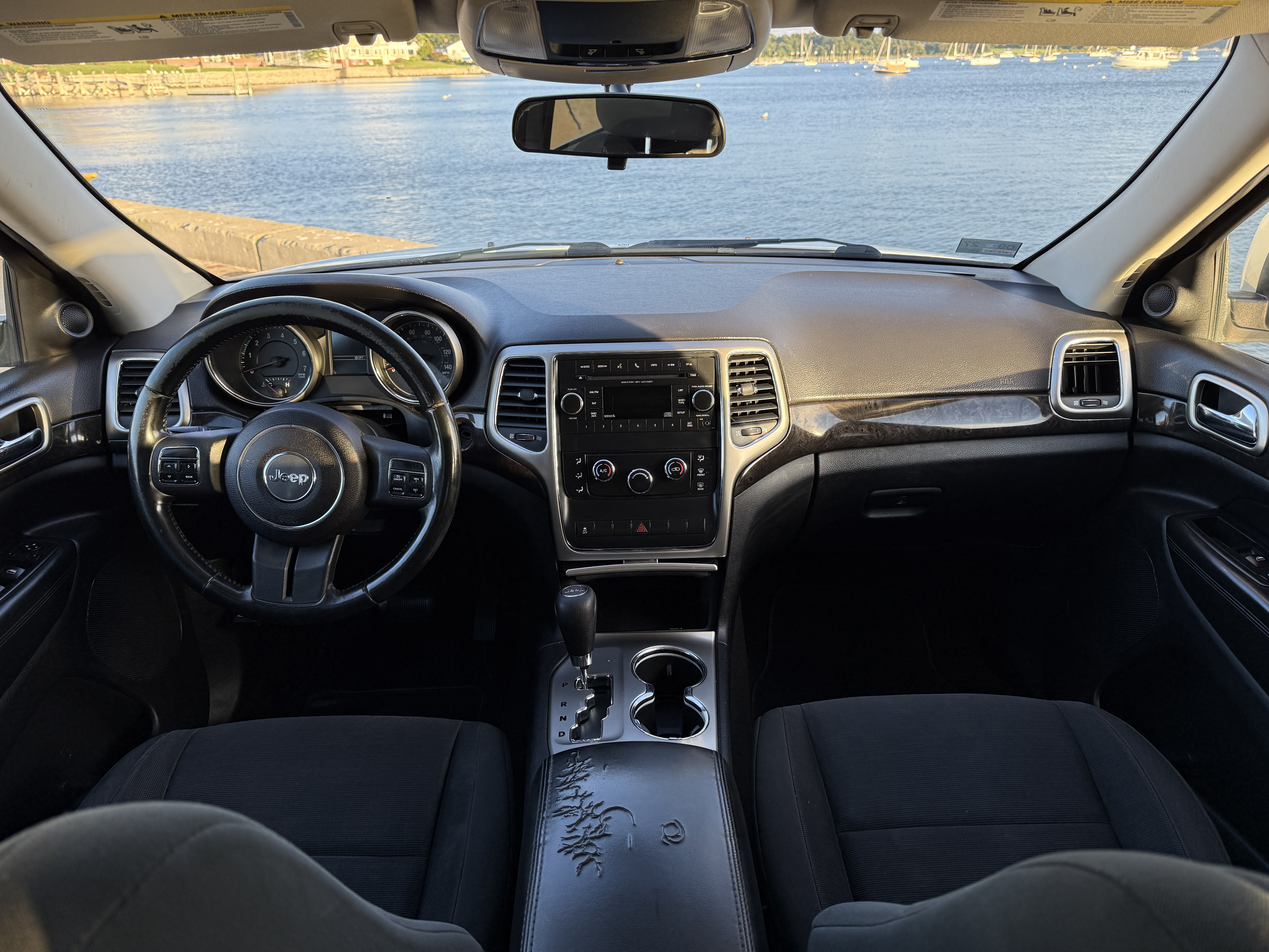 Used 2011 Jeep Grand Cherokee Laredo AWD/4WD image 8