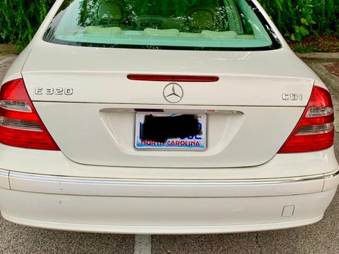 Used 2006 Mercedes-Benz E 320 E 320 CDI Sedan 4D image 5