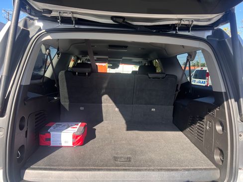 Used 2016 Chevrolet Suburban LT image 11