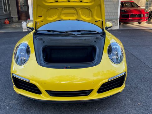 Used 2018 Porsche 911 Carrera image 12