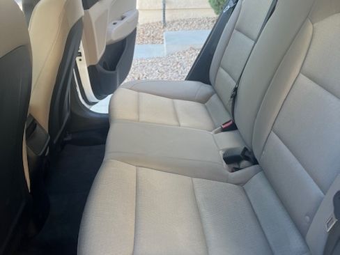 Used 2017 Hyundai Elantra SE image 21