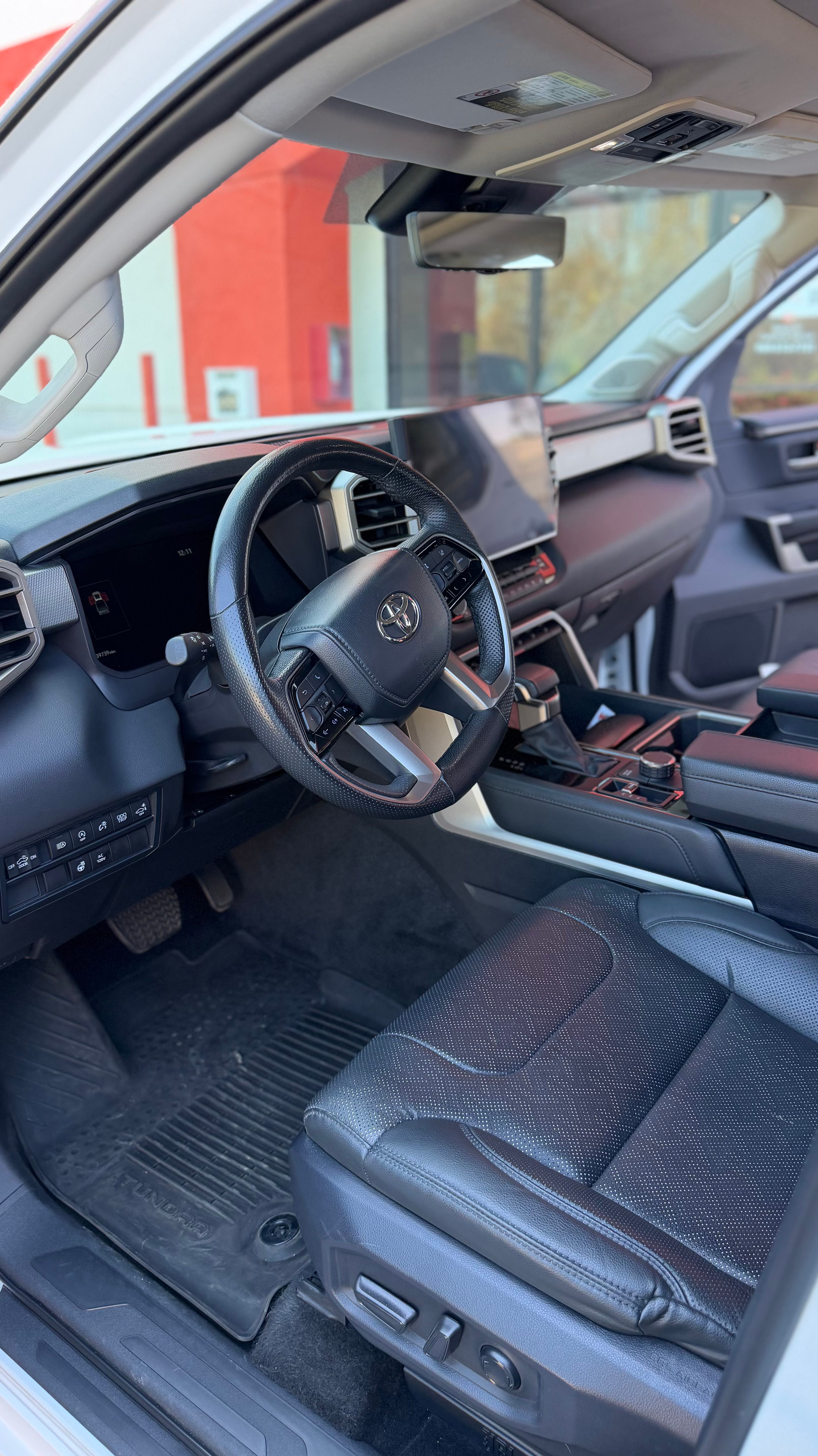Used 2024 Toyota Tundra Limited AWD/4WD image 17