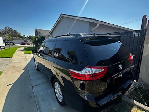 Used 2015 Toyota Sienna Limited FWD image 12