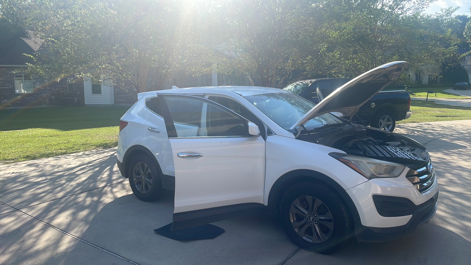 Used 2013 Hyundai Santa Fe Sport FWD image 2