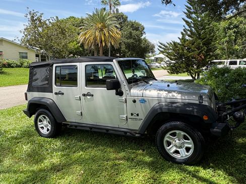 Used 2007 Jeep Wrangler Unlimited X w/ Trailer Tow Group AWD/4WD image 4