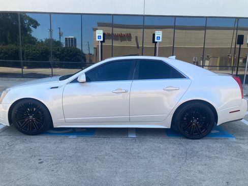 Used 2011 Cadillac CTS Luxury RWD image 1