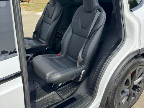 Used 2025 Tesla Model X Plaid AWD/4WD image 5