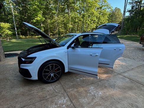 Used 2021 Audi Q8 Premium Plus AWD/4WD image 6