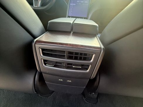 Used 2019 Tesla Model X Long Range image 10