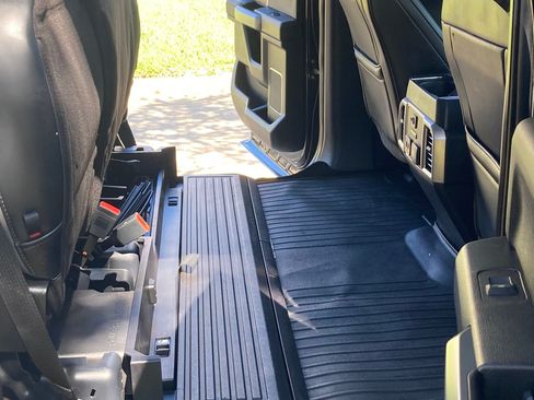 Used 2019 Ford F350 Platinum w/ Platinum Ultimate Package image 12