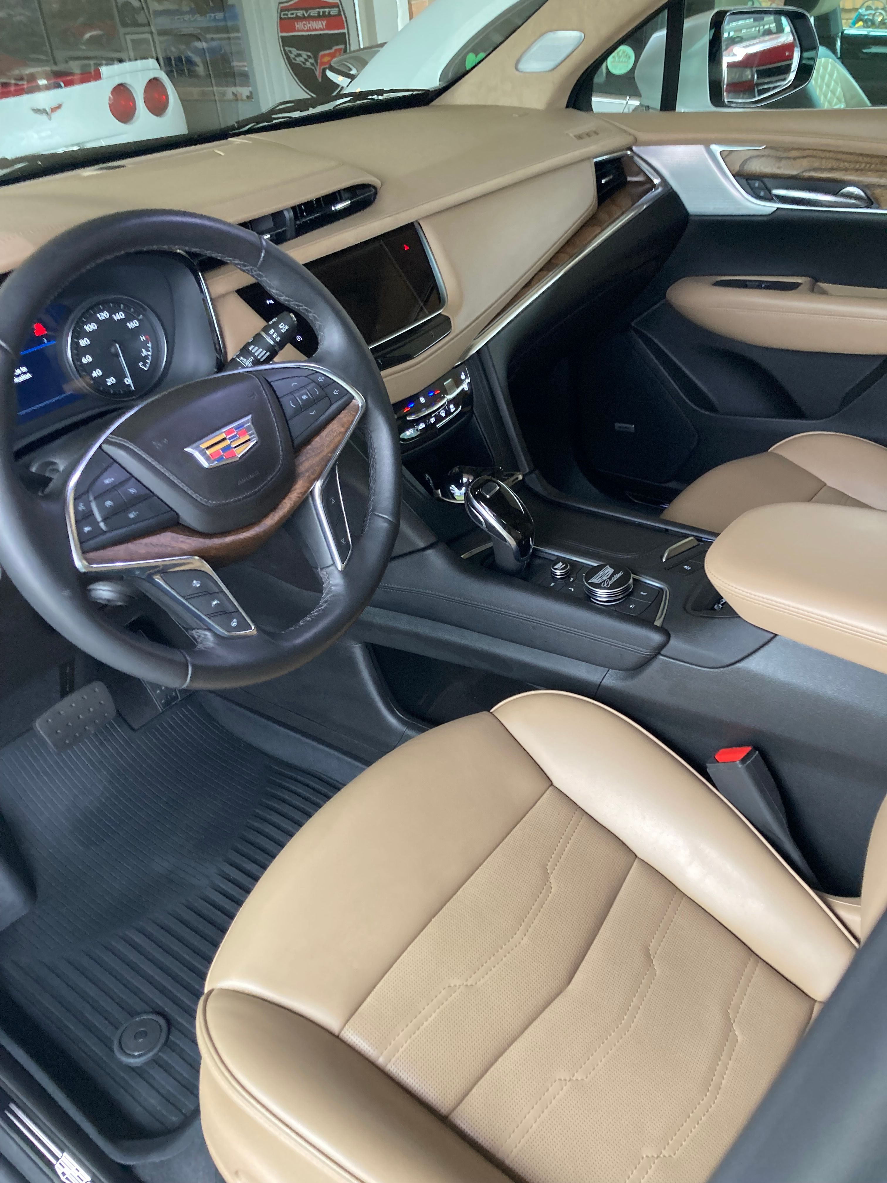 Used 2021 Cadillac XT5 Premium Luxury w/ Platinum Package AWD/4WD image 10