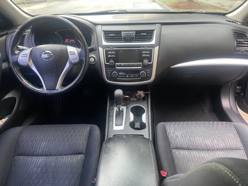 Used 2017 Nissan Altima 2.5 SV FWD image 5