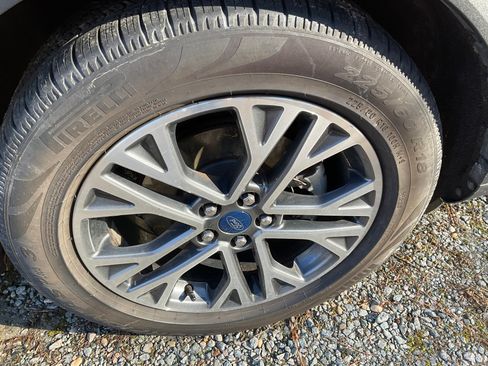 Used 2020 Ford Escape SEL image 4