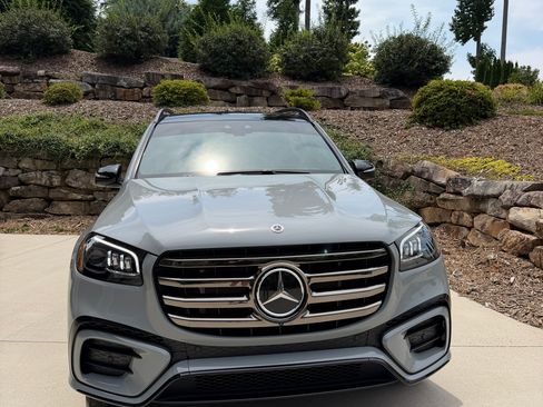 Used 2024 Mercedes-Benz GLS 580 4MATIC image 18