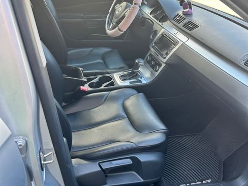 Used 2010 Volkswagen Passat Komfort image 10