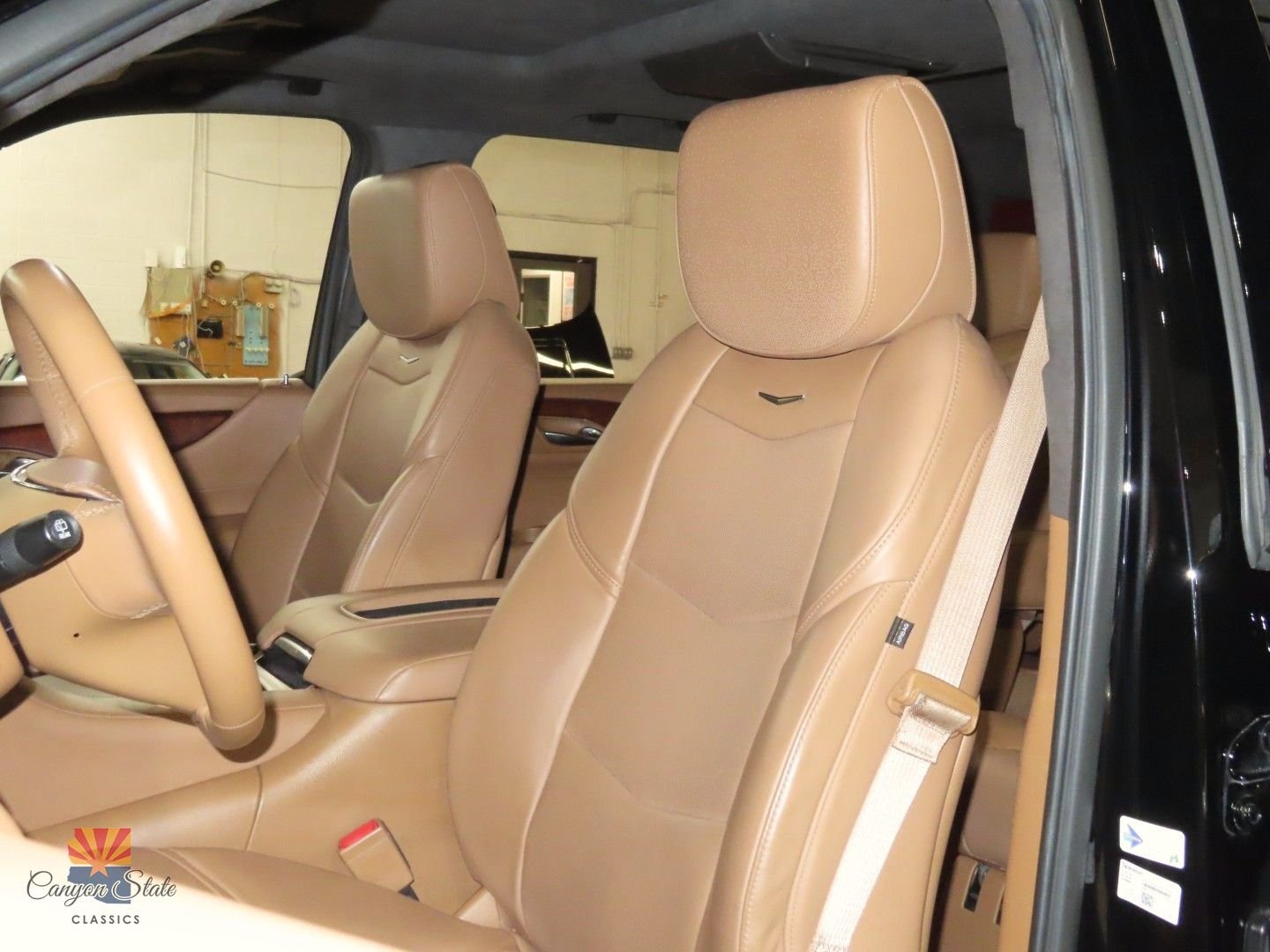 Used 2017 Cadillac Escalade Platinum AWD/4WD image 12