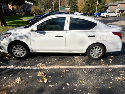 Used 2017 Nissan Versa S Plus image 1