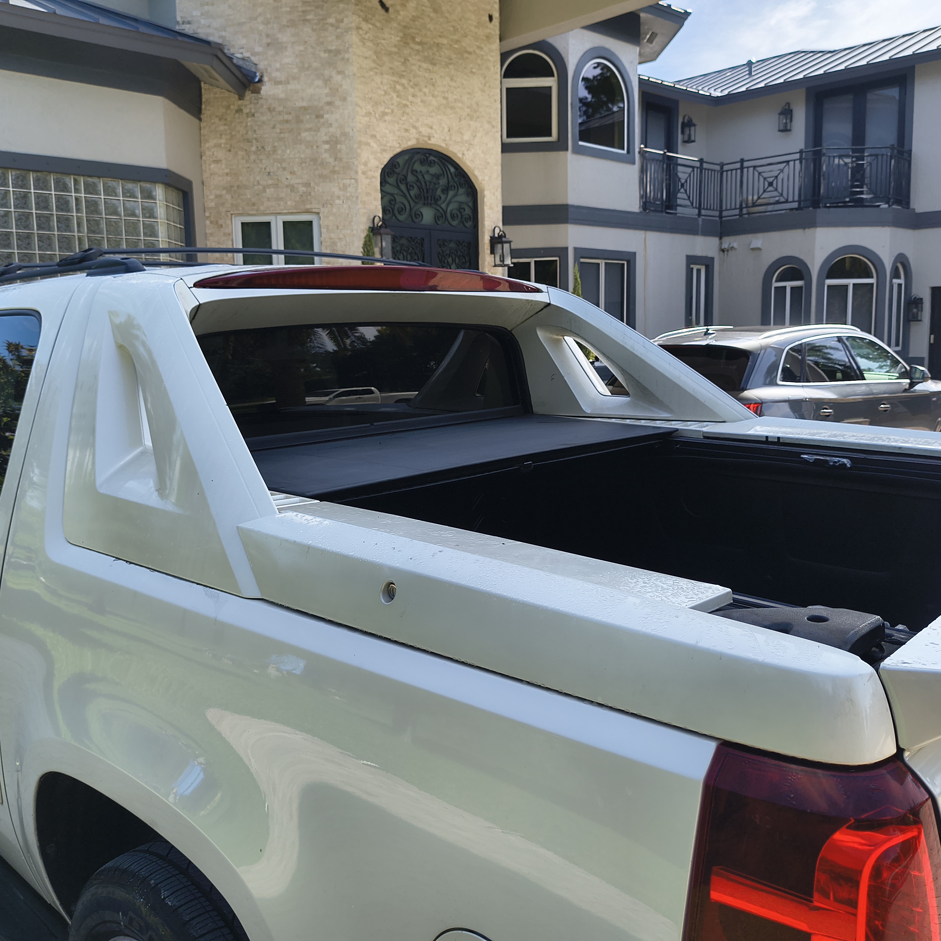 Used 2012 Chevrolet Avalanche LTZ AWD/4WD image 12