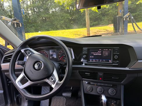 Used 2019 Volkswagen Jetta S w/ Driver Assistance Package FWD image 8