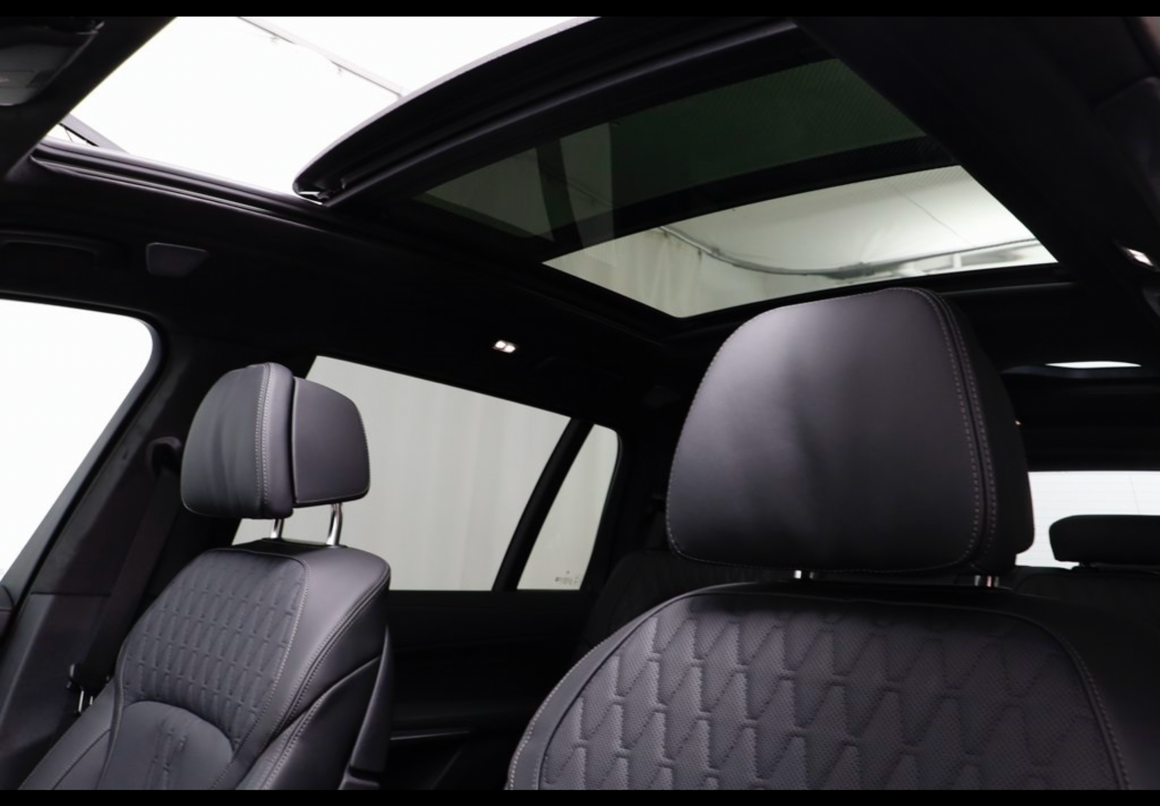 Used 2025 BMW X7 M60i AWD/4WD image 10