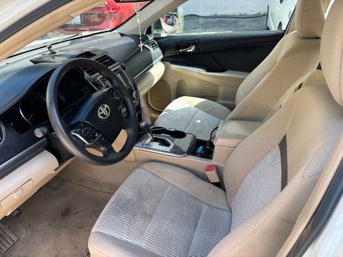 Used 2013 Toyota Camry LE FWD image 10