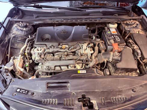 Used 2018 Toyota Camry XLE image 15