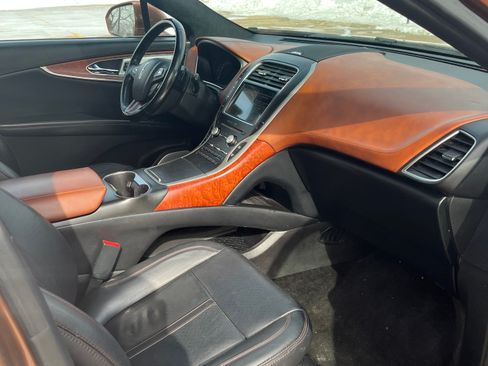 Used 2017 Lincoln MKX Black Label w/ Driver Assistance Package image 8